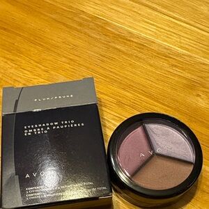 Avon Plum Eyeshadow Trio - Plum, Lavender, Taupe Shades
